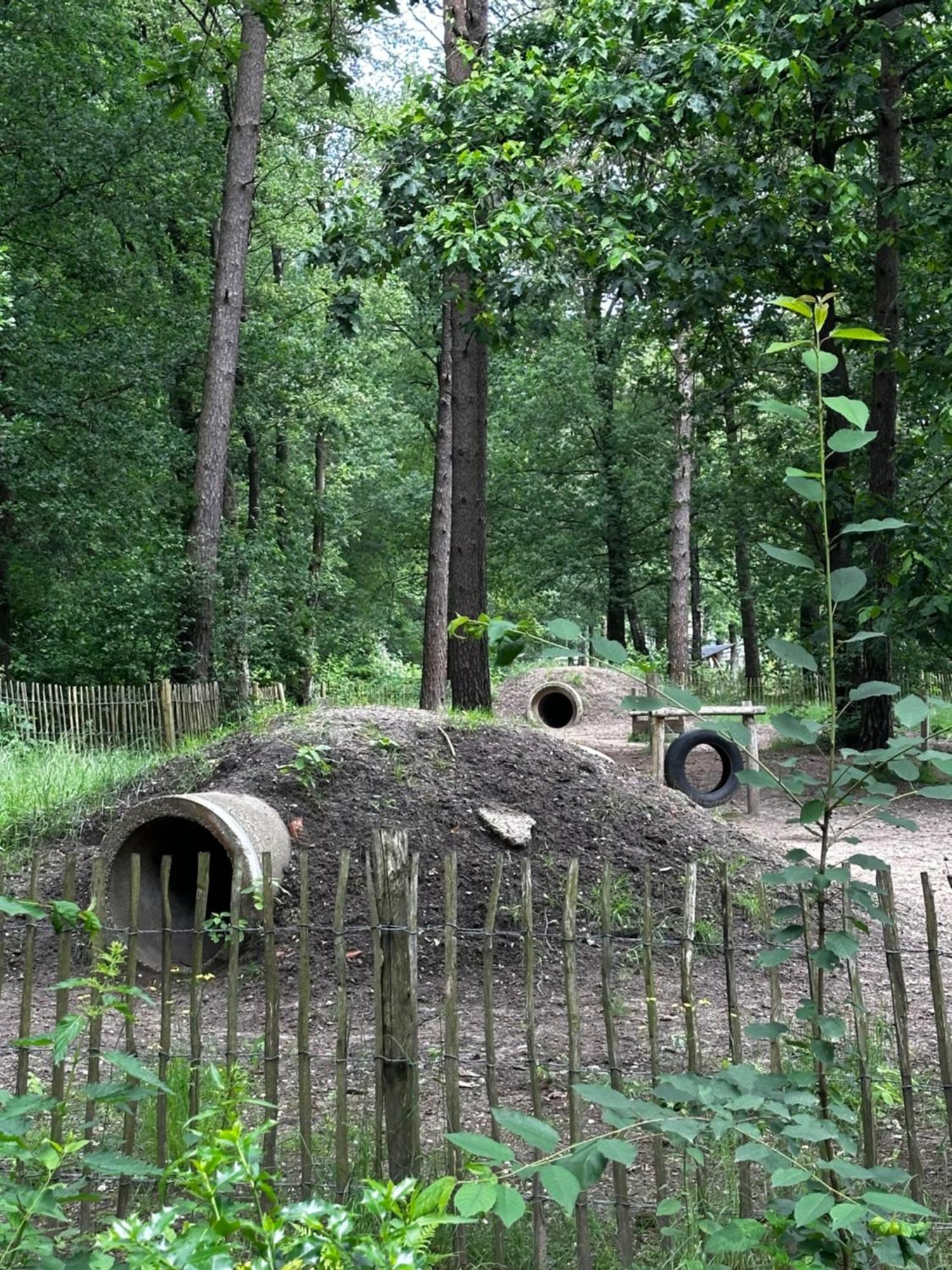 Dubbele chalet op recreatiepark Topparken op de Veluwe in Beekbergen met grote vrije tuin en eigen parkeerplaats Buitenkant foto